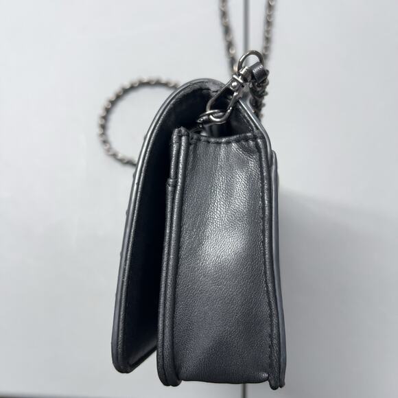 Badgley Mischka Black Chevron Quilted Crossbody Bag Metal Chains Strap Vegan - Picture 4 of 16